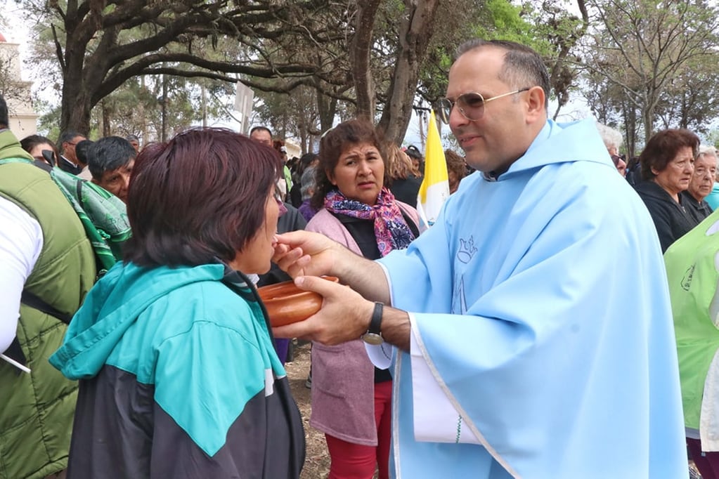 Una verdadera fiesta de fe se vive cada domingo de octubre en el santuario de Nuestra Señora del Rosario de Río Blanco y Paypaya, en Jujuy.