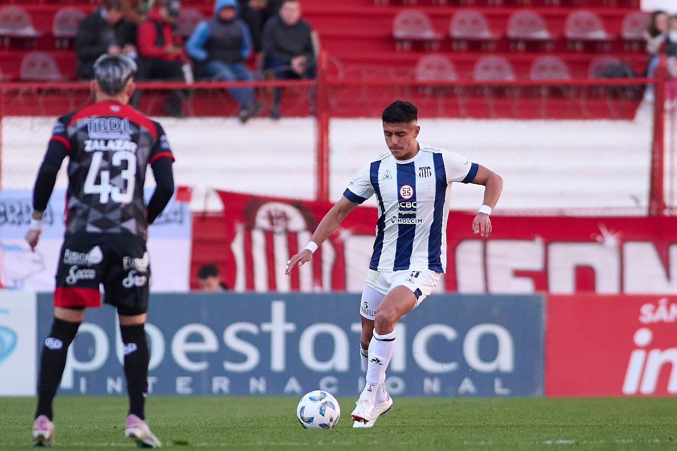 Kevin Mantilla volvió a la titularidad en Talleres.