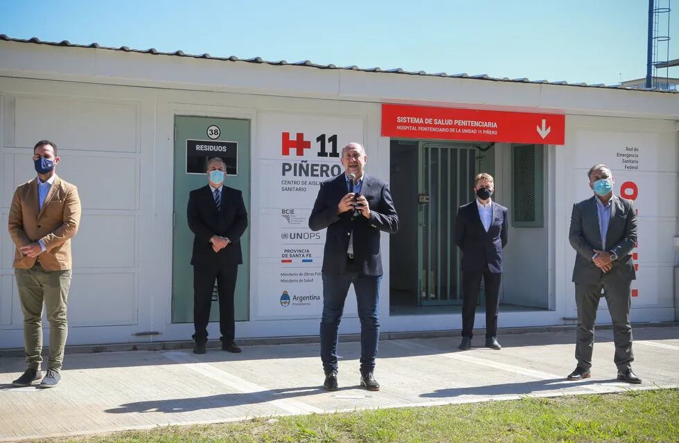 El gobernador de Santa Fe, Omar Perotti, inauguró un centro de aislamiento penitenciario en la cárcel de Piñero. (@omarperotti)