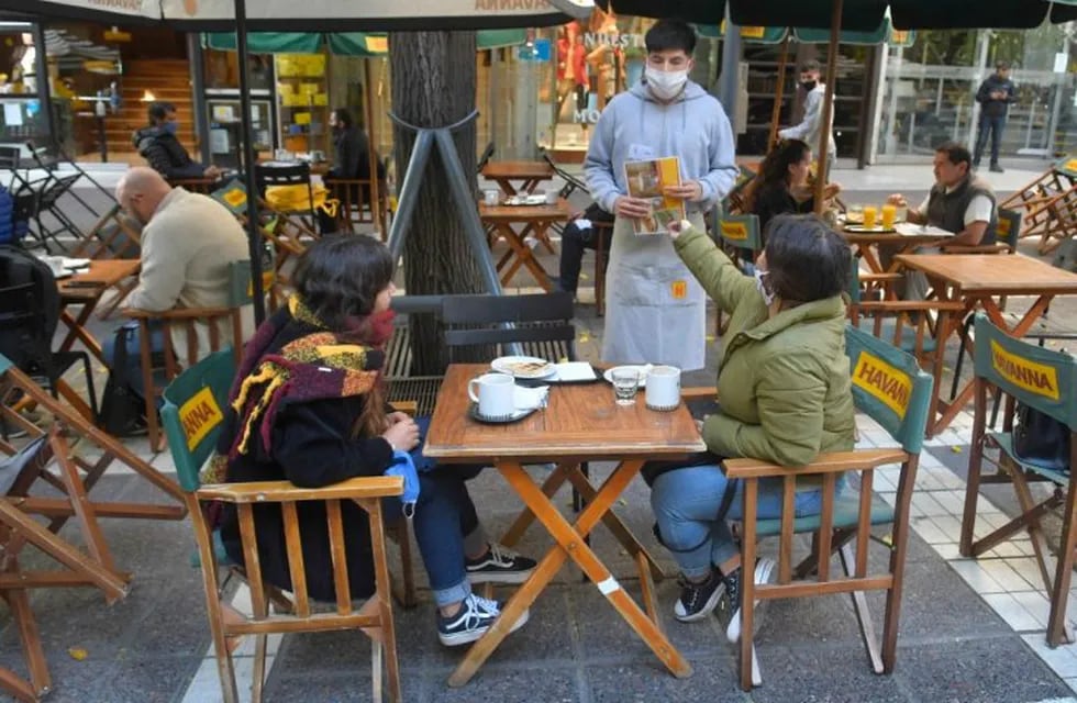 Bares, cafes y restaurantes en Mendoza y las nuevas flexibilizaciones.