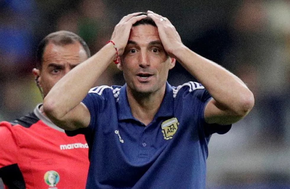 Soccer Football - Copa America Brazil 2019 - Semi Final - Brazil v Argentina - Mineirao Stadium, Belo Horizonte, Brazil - July 2, 2019   Argentina coach Lionel Scaloni reacts                           REUTERS/Ueslei Marcelino