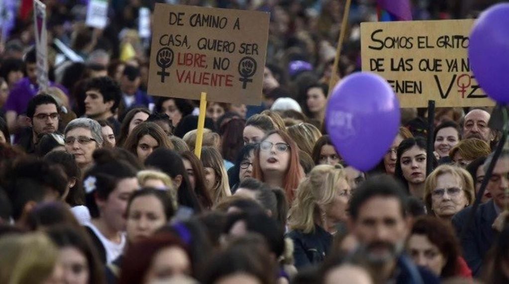 Marcha de mujeres en Rosario 8 de marzo de 2019