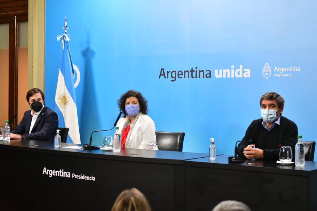 Carla Vizzotti, Nicolás Kreplak y Fernán Quirós en conferencia de prensa. (Foto: Federico López Claro)