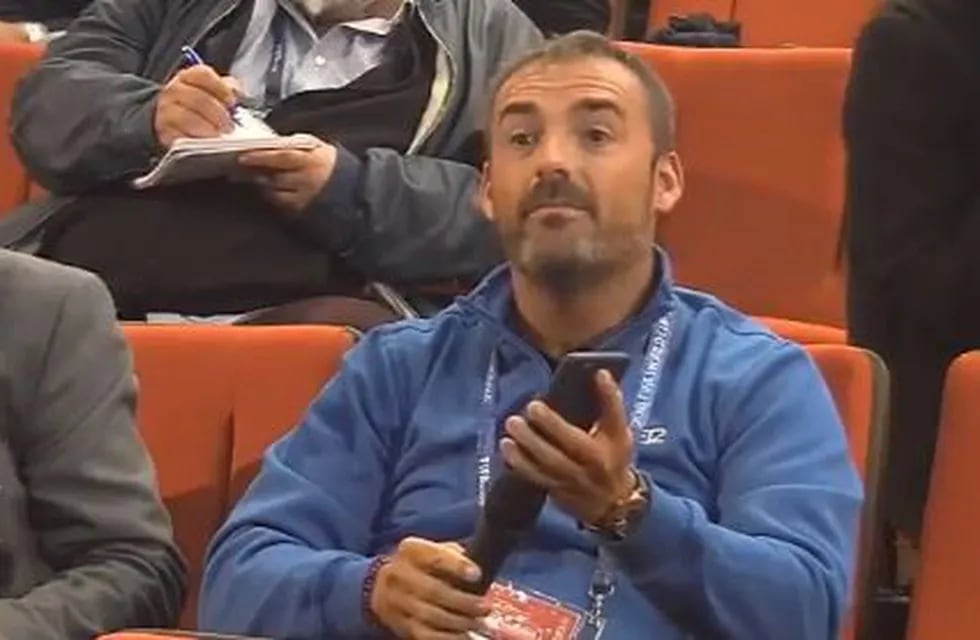 Un periodista utilizó el traductor de Google para preguntar en la conferencia de Griezmann.