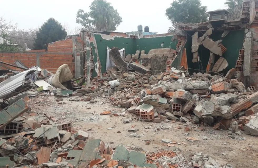 El búnker, ubicado en Granadero Baigorria, fue demolido este lunes. (Min. Seguridad)