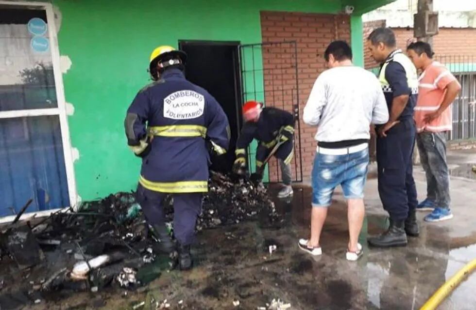 Incendio en un mini service de La Cocha, Tucumán.