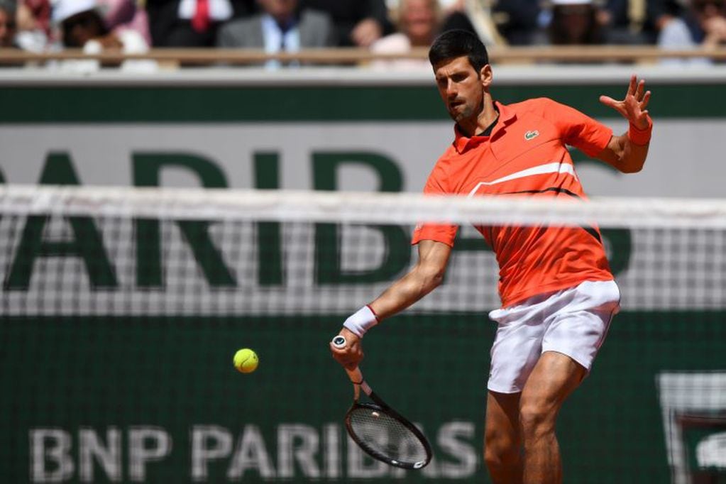 Novak Djokovic no pudo contra Thiem en la semifinal de Roland Garros (Foto: AFP/CHRISTOPHE ARCHAMBAULT)