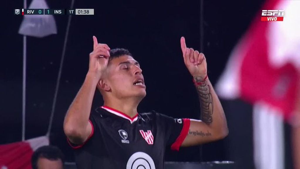Santiago Rodríguez festeja su gol en el 1-0 de Instituto ante River en el Monumental, por la Liga Profesional 2023. (Captura de TV)