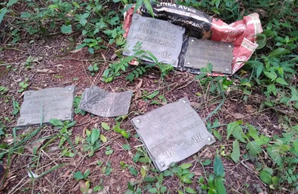 Recuperan placas conmemorativas robadas del Monumento a la Bandera en Puerto Rico.