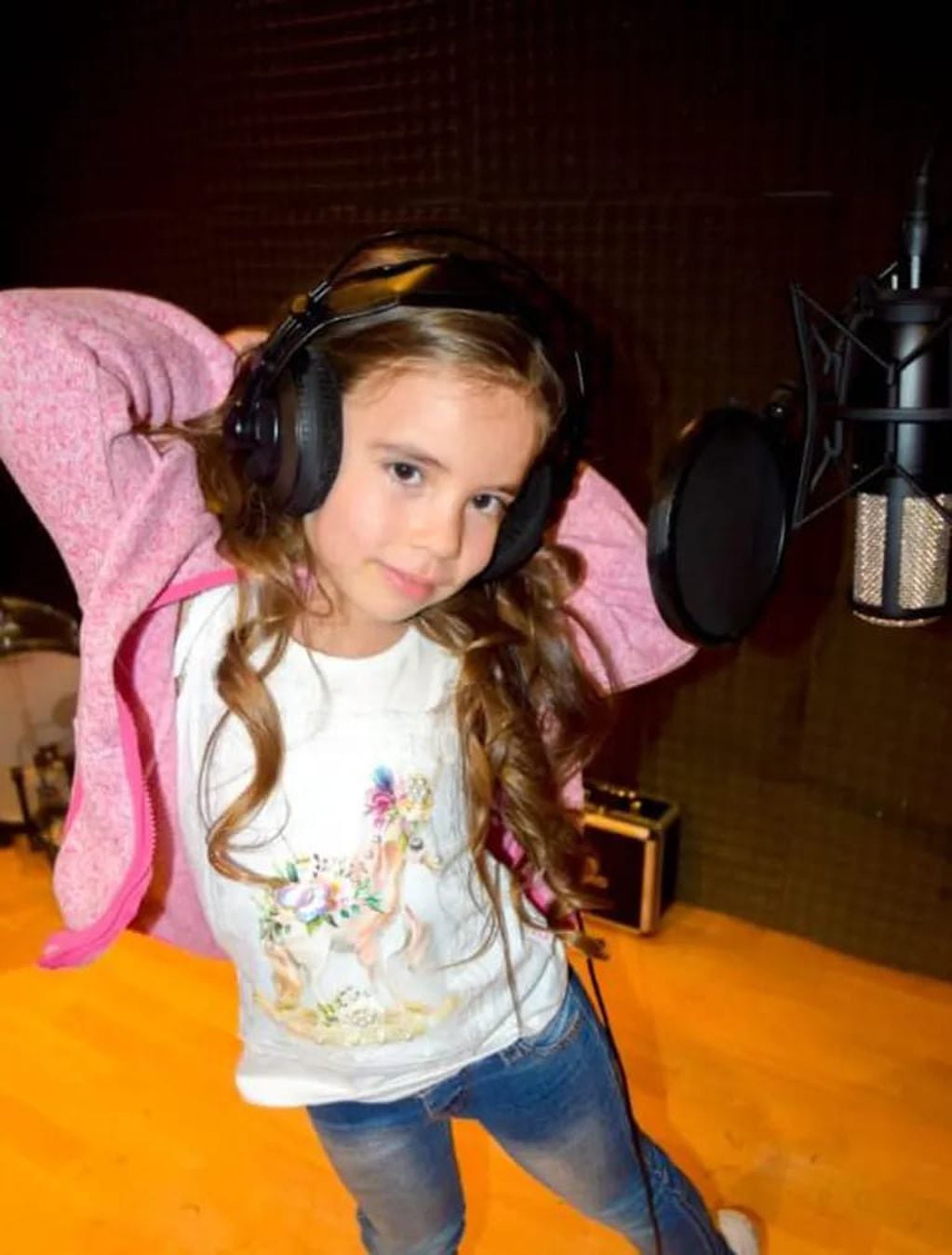 Janna, la nena sanjuanina de 7 años que  le dedicó una canción a Messi para alentarlo a ganar el mundial.