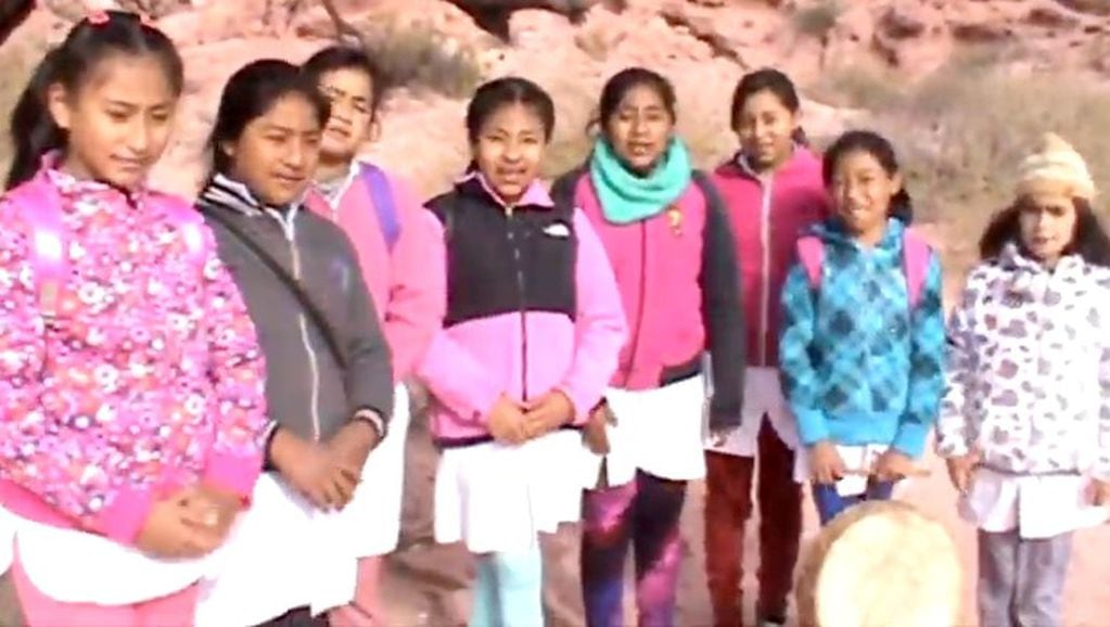 Escuela Virgen Del Valle del Paraje las Conchas en Cafayate. (Video Hermoseandote desde el Cielo)