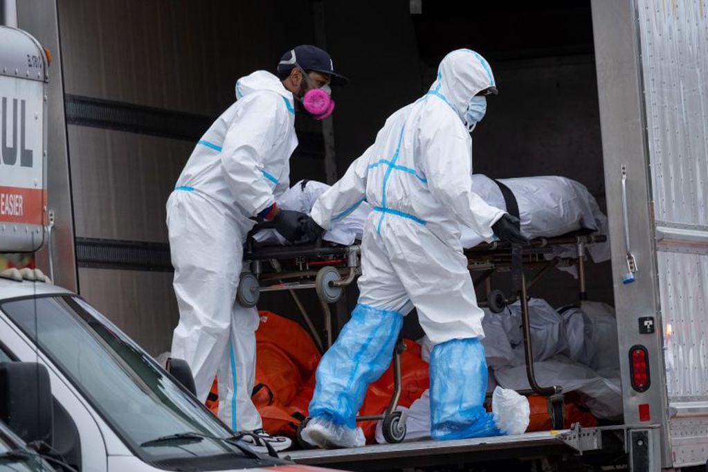 Coronavirus: encuentran en Nueva York un centenar de cadáveres en camiones de mudanza (Foto: Craig Ruttle/AP)