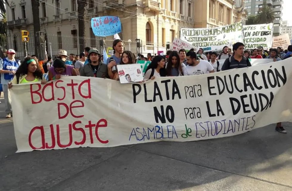 Movilización universitaria en Jujuy