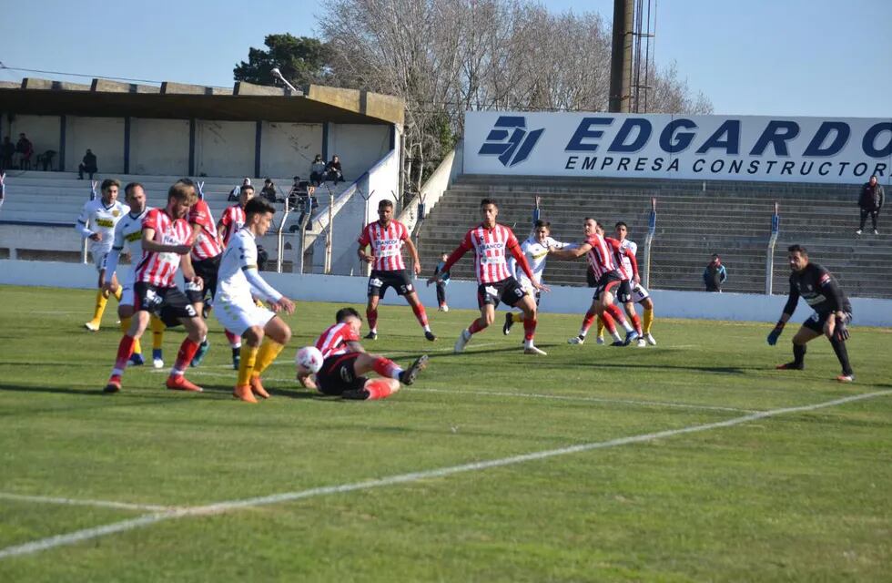 Instituto no supo cómo llegar al gol en la primera etapa (Foto: Prensa Santamarina).