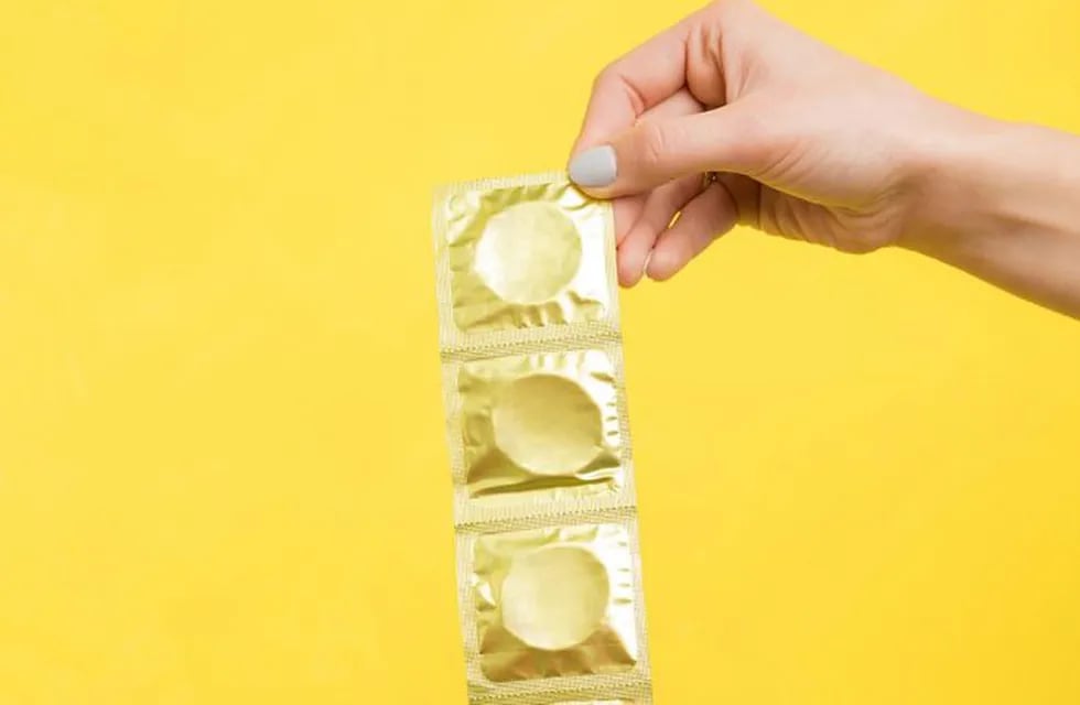 Sánchez reveló que el uso de preservativos es vital para evitar las ETS.