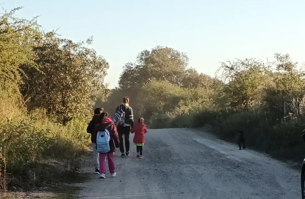 Niños caminando a la escuela. (Imagen Ilustrativa)
