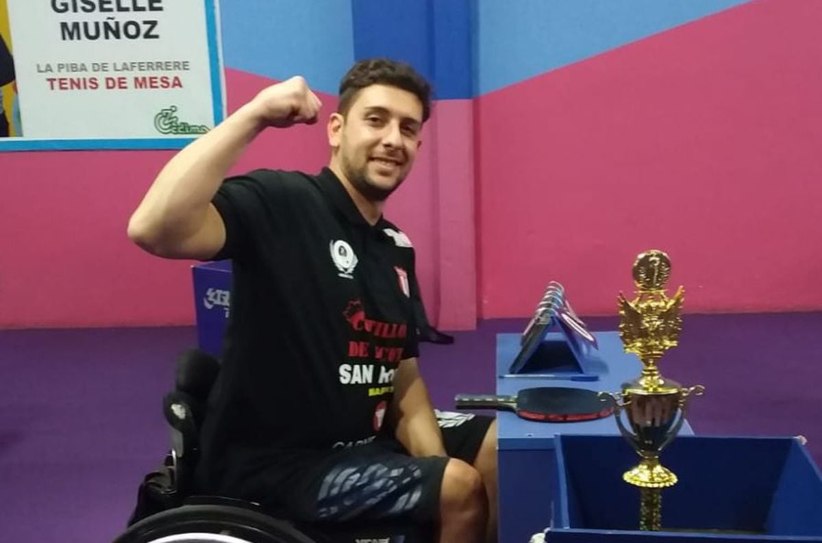 Marcelo López, campeón argentino de tenis de mesa adaptado.