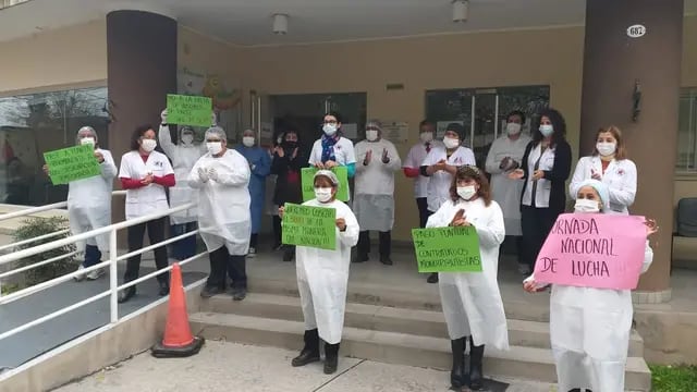 Manifestación de empleados del Centro Regional de Hemoterapia de salta