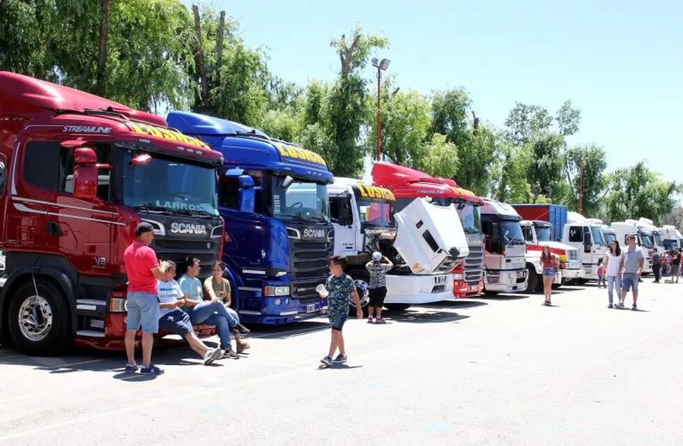 Encuentro de camiones en Carlos Paz