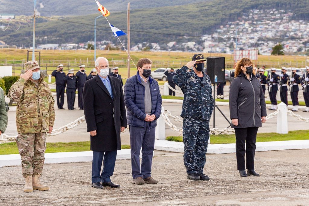 Altos mandos de las Fuerzas Armadas acompañaron la ceremonia.