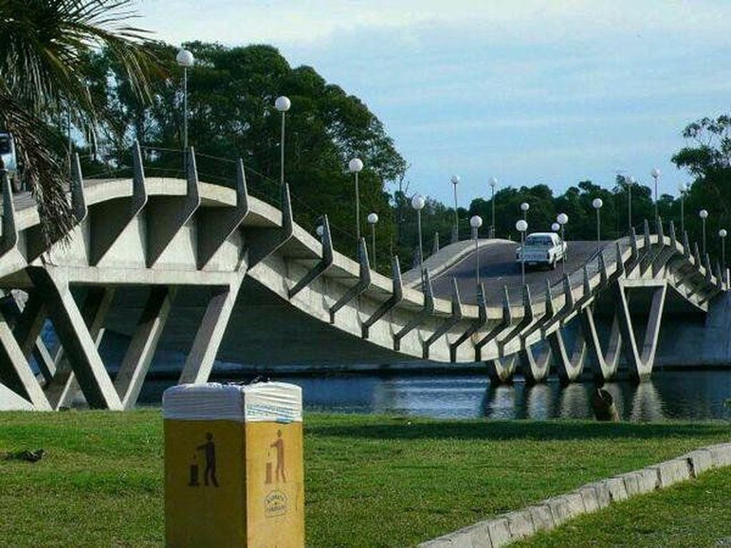 Puente Leonel Viera.