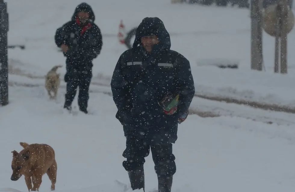 Localidades de Alta Montaña quedaron sin luz por el intenso temporal de nieve