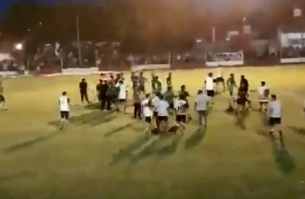 El partido, organizado por la Municipalidad de San Cristóbal, quedó directamente suspendido. (Captura de pantalla)