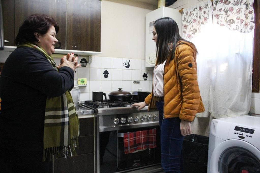 Continúan las visitas a las mujeres emprendedoras de Ushuaia que fueron beneficiadas a través del Banco de Herramientas.