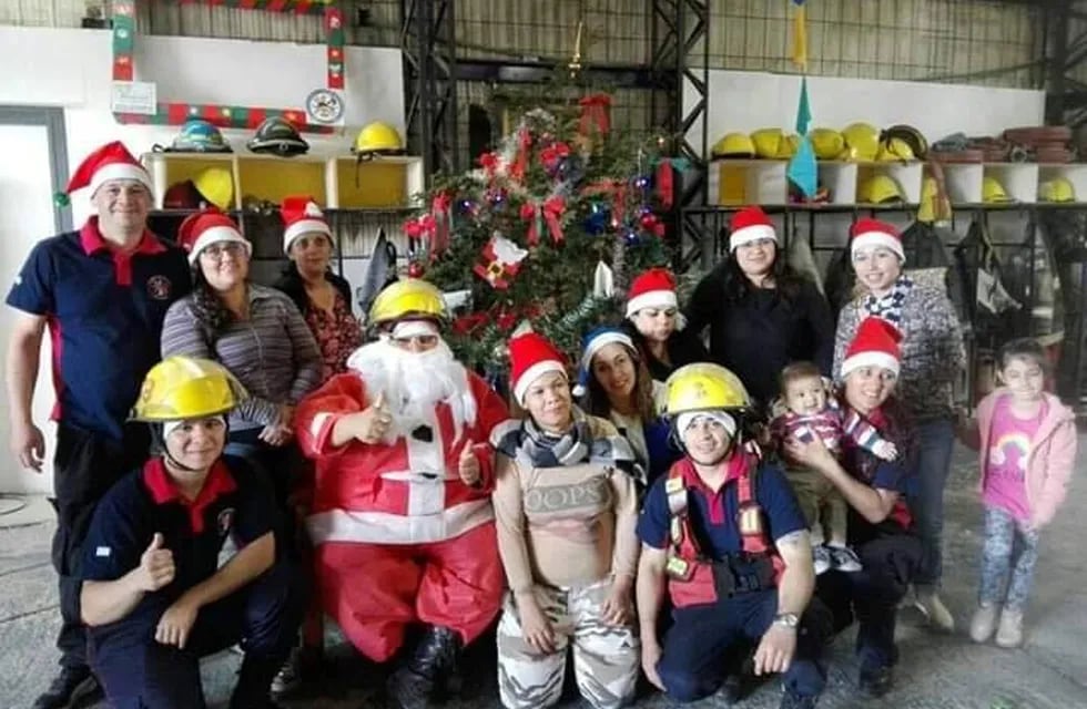 Bomberos Voluntarios Tolhuin realizó la tradicional fiesta navideña