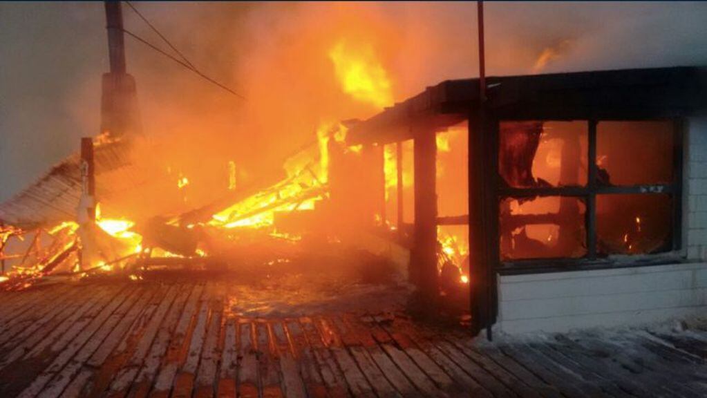 Incendio confitería La Hoya