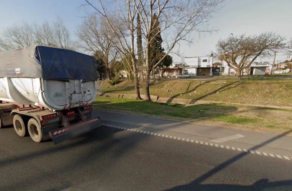 El homicidio se registró sobre calle Cervantes. (Google Street View)