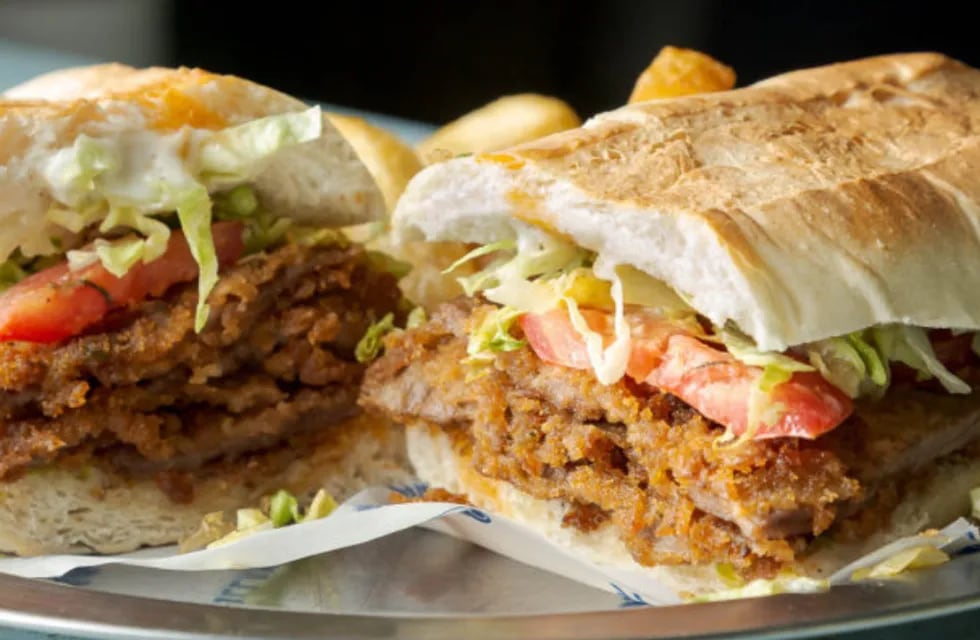 El mejor sándwich de milanesa de Argentina está en Santiago del Estero: una opción riquísima para comer durante el Mundial Sub 20.