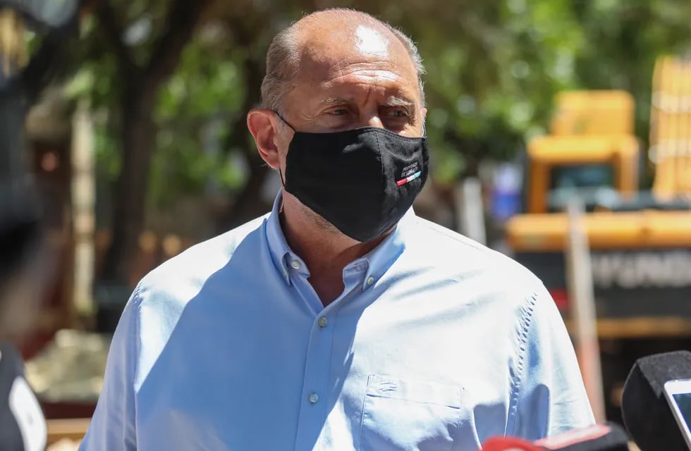 Omar Perotti visitó la obra del entubado de calle Tucumán de Rafaela