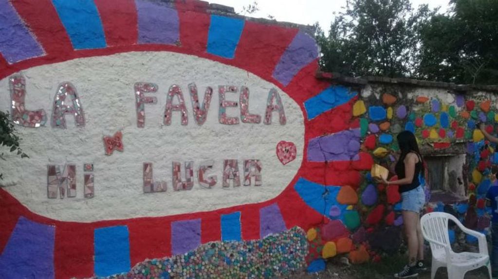Avanzan los trabajos para que La Favela El Infierniello tenga su plaza de la Navidad.