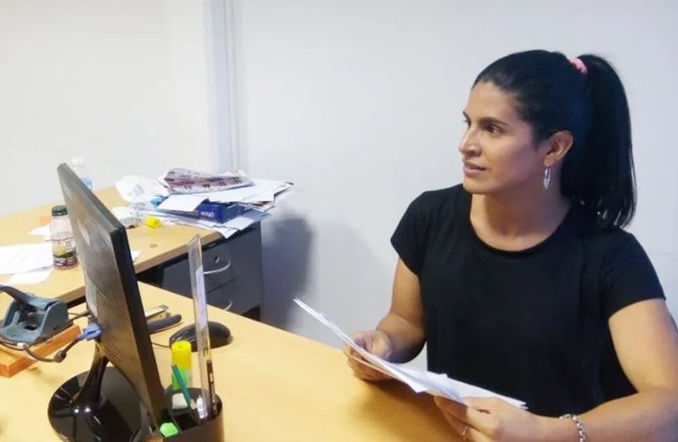 Gabriela Anyelique Fernández, mujer trans contratada por la Defensoría del Pueblo.