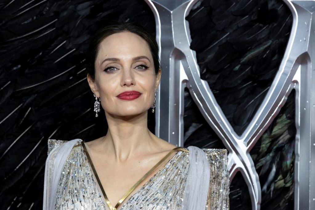 Angelina Jolie reveló la triste y romántica historia que oculta el nombre de su hija Shiloh.