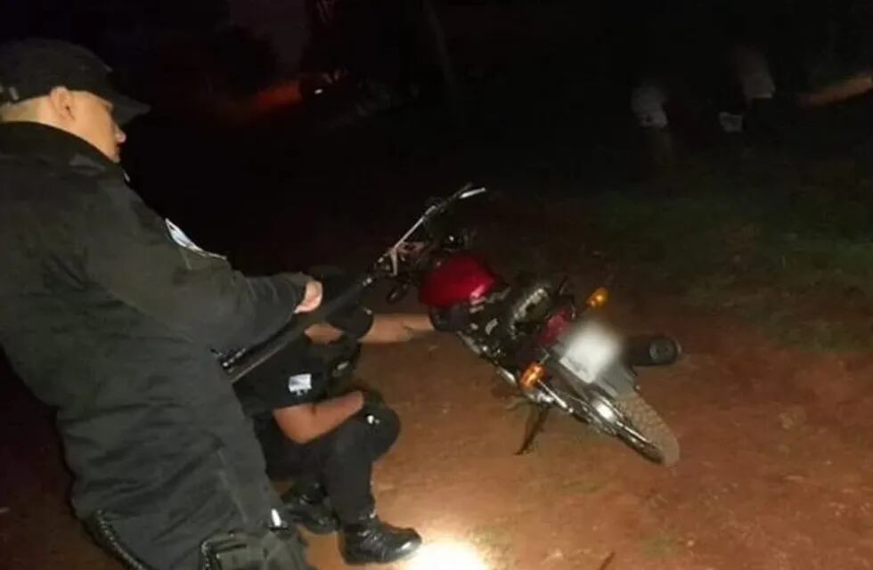 Guaraní: un motociclista perdió la vida tras un aparente siniestro vial.