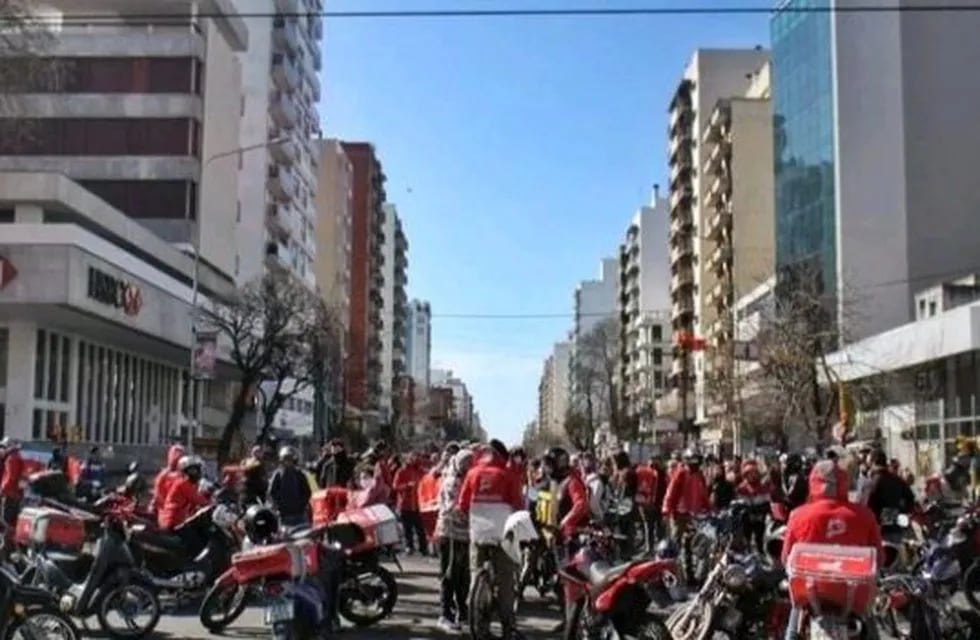 Repartidores salen a perseguir a los delincuentes ante la falta de presencia policial (Foto: 0223.com.ar)