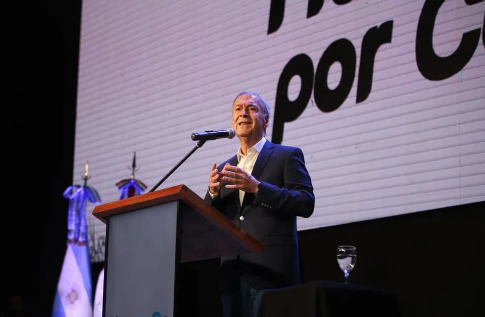 Juan Schiaretti postuló a Martín Llaryora como su sucesor (La Voz).