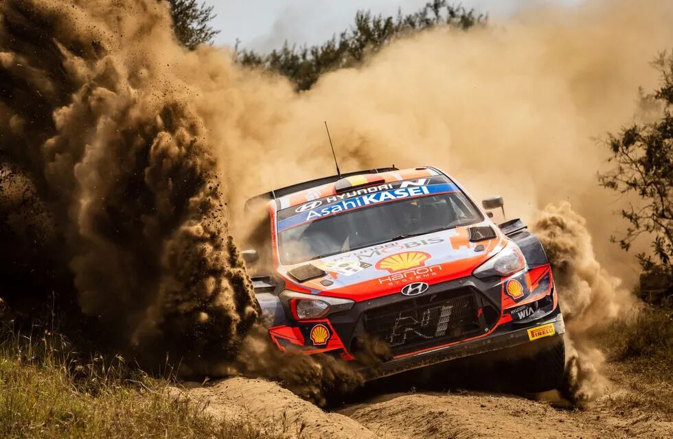 Neuville busca la victoria en el Safari de Kenia.