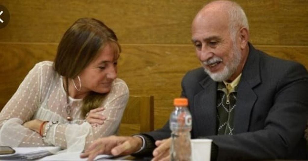 Martina, la hija de Carina Drigani y el repudio a la sentencia que absolvió este miércoles al acusado de la muerte de su madre, Hugo Salas.