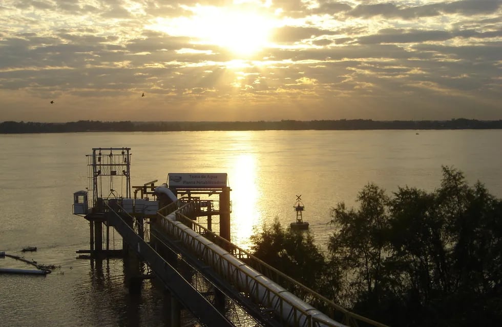 Aguas Santafesinas S. A. (Assa) tiene su planta potabilizadora sobre el río Paraná en la zona norte de Rosario.