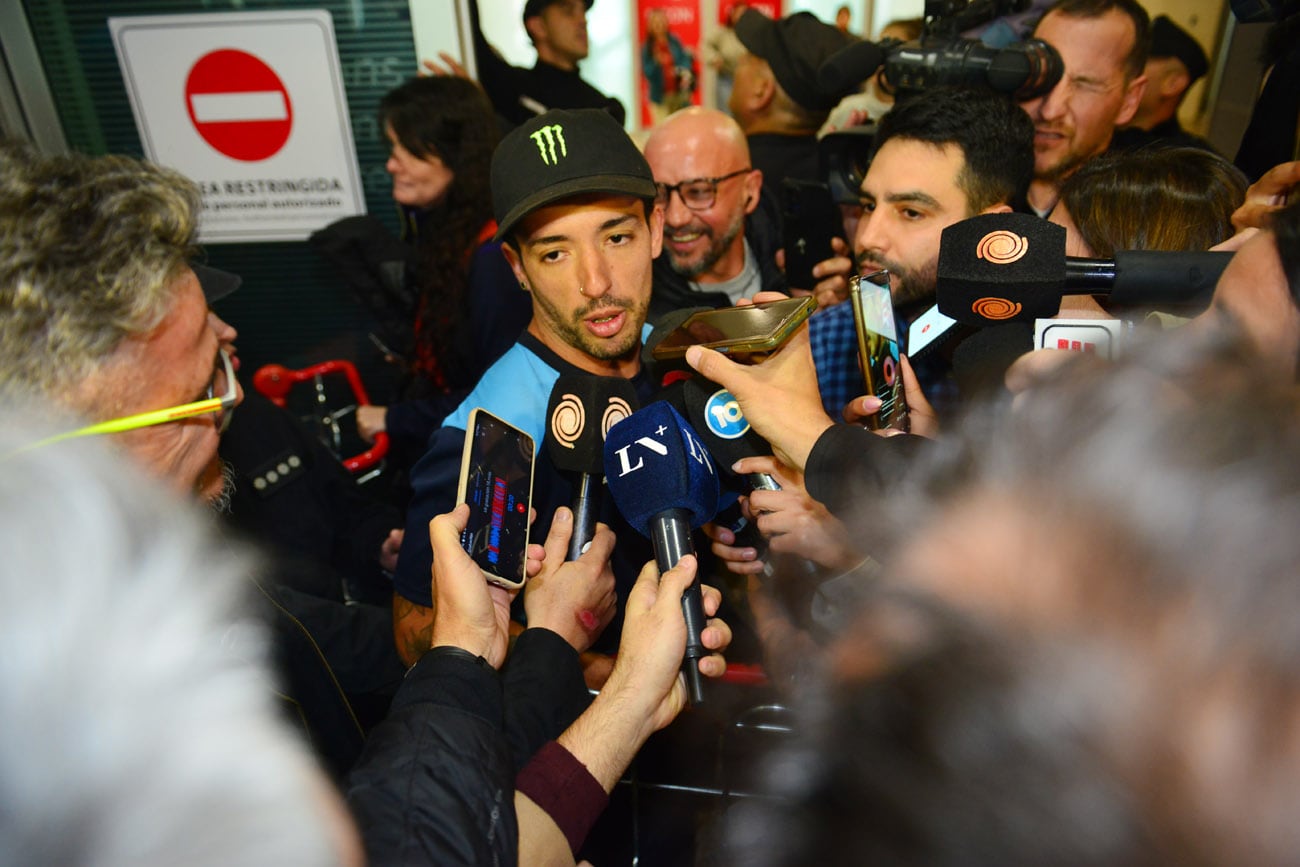 Llegó a Córdoba José "Maligno" Torres, ganador de la medalla de oro en París en la categoría BMX.  (Nicolás Bravo / La Voz)