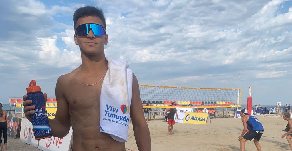 El mendocino Ramiro Sancer debutará en el Mundial Beach Volley, junto al misionero Marcos González .