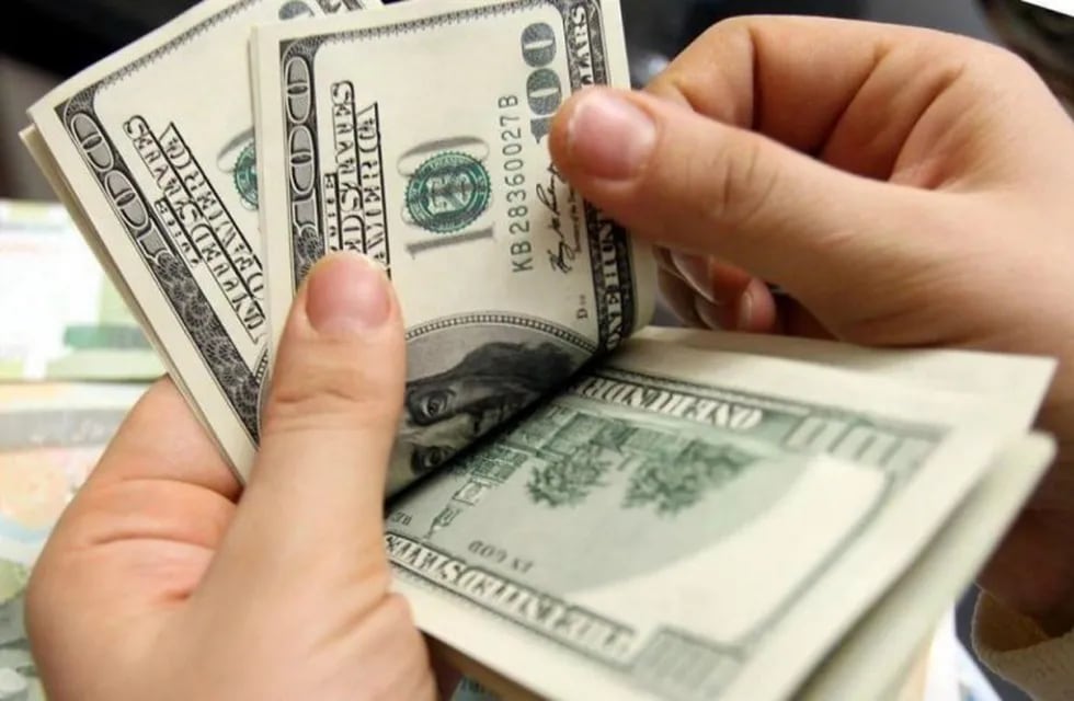 El dólar tuvo un leve aumento y cerró a $28 en el Banco Nación.