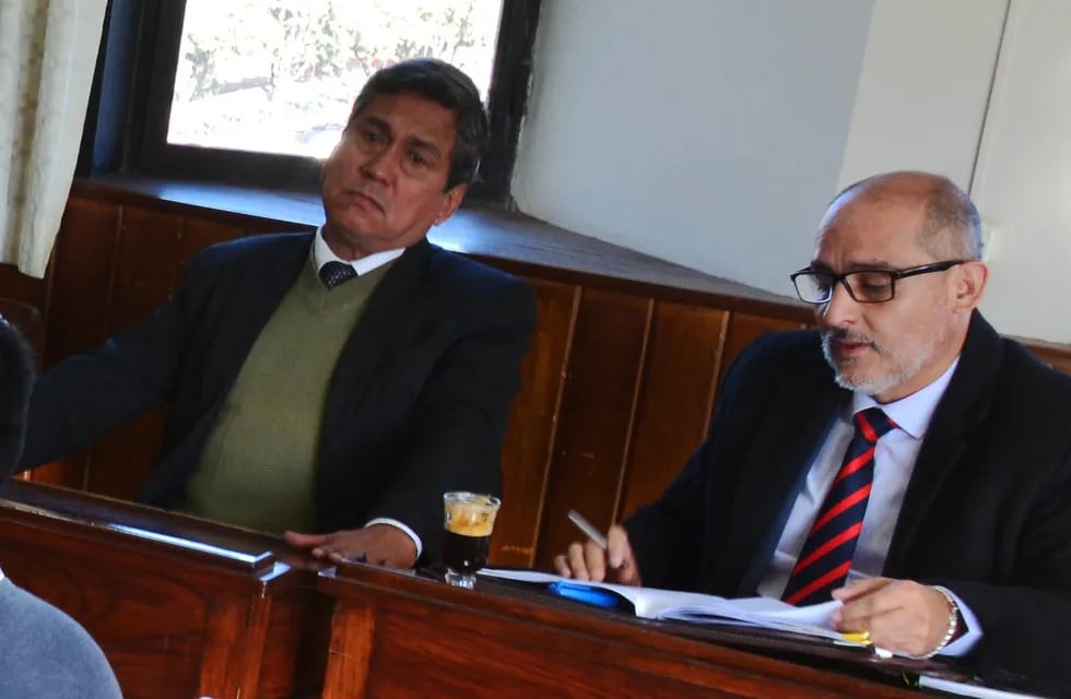 El abogado Jorge Zurueta (izquierda), actualmente juez de Control del Poder Judicial, al momento del hecho por el que resultó condenado se desempeñaba como secretario de Seguridad de la provincia.