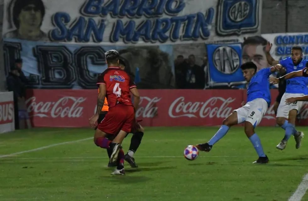 Estudiantes pasó al frente por un gol de Mateo Bajamich, y se lo empataron (Tomy Fragueiro / La Voz)