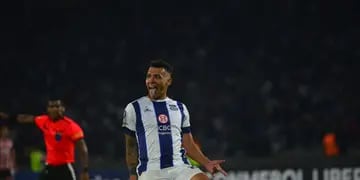 Talleres pisa fuerte ante los brasileños por Botta, en Copa Libertadores.