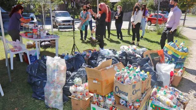 Segunda jornada de "canje de ecobotellas" en Villa Carlos Paz.