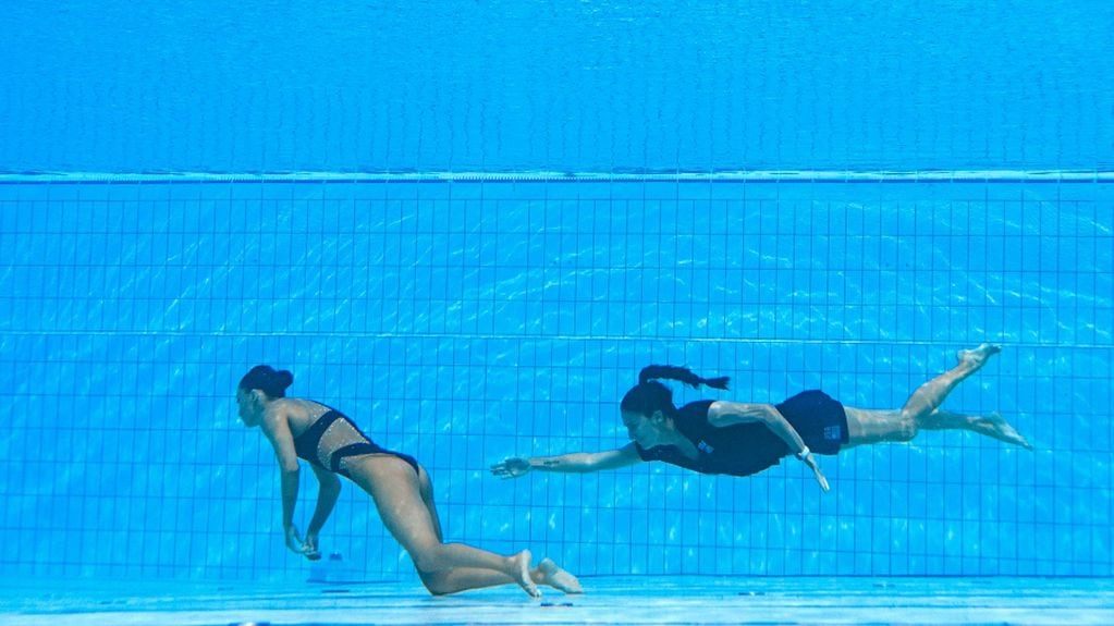 El dramático momento que se vivió en plena competencia de natación. / AFP